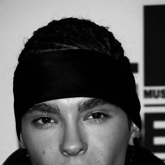 chat with ai character: tom Kaulitz 