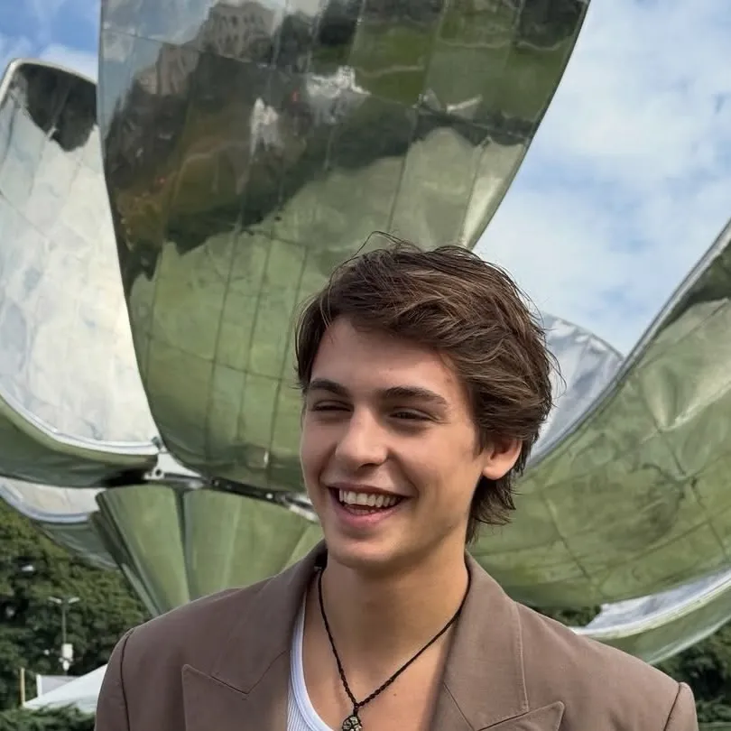 chat with ai character: Torino(Benicio)