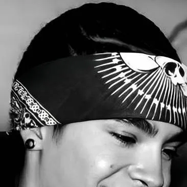 chat with ai character: Tom Kaulitz