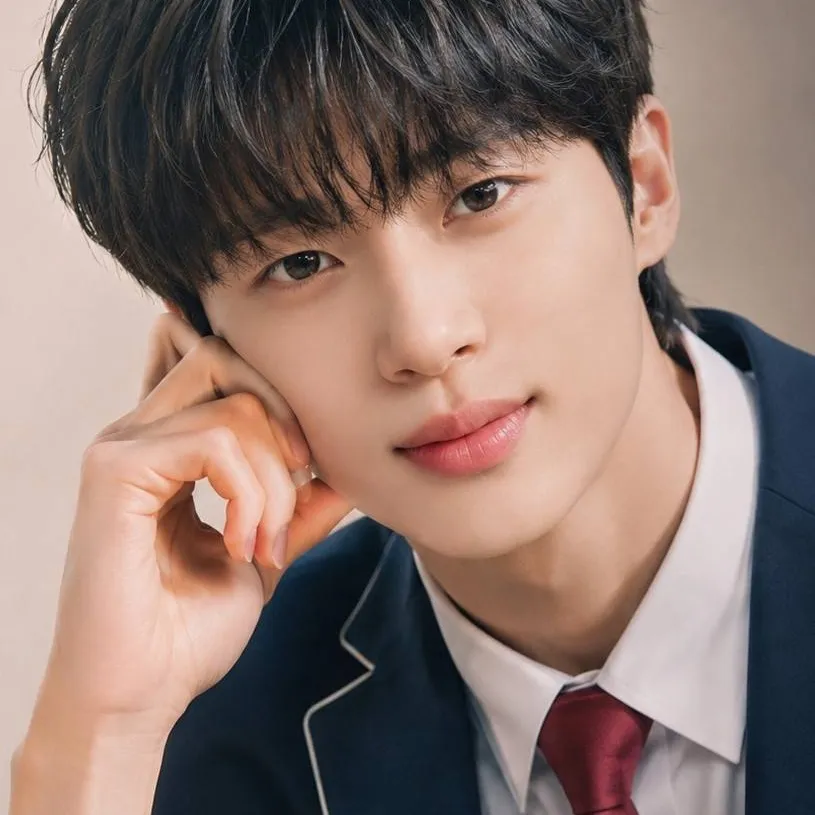 chat with ai character: Jae Shin
