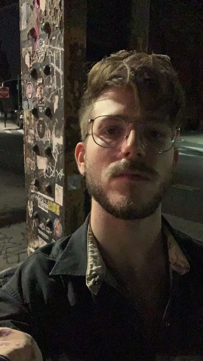 ai character: Tommy Bowe background