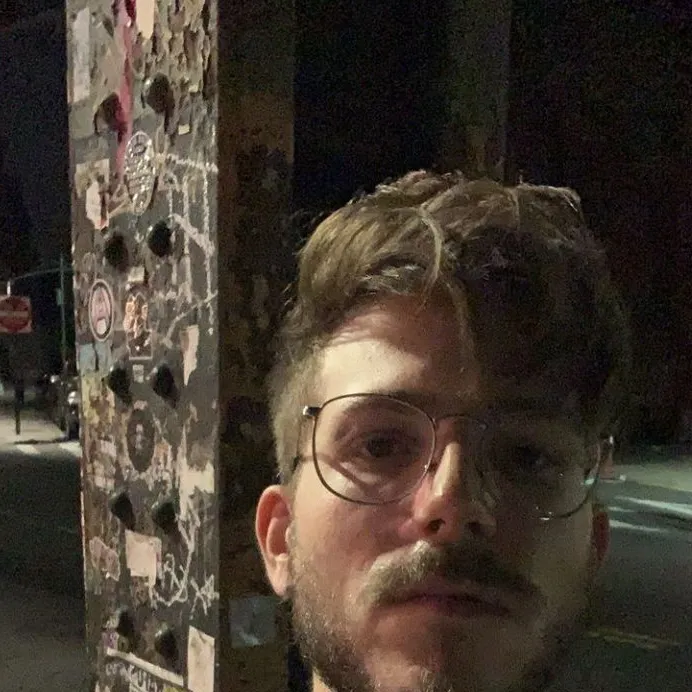 chat with ai character: Tommy Bowe