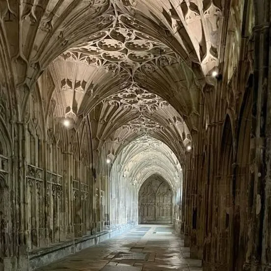 chat with ai character: Hogwarts drama... 