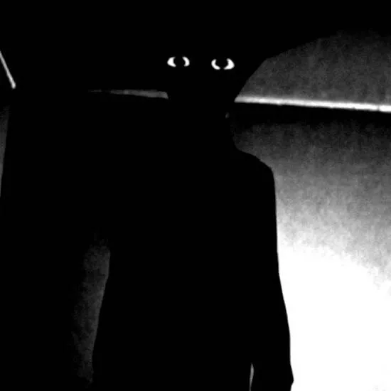 chat with ai character: Room (Boisvert)