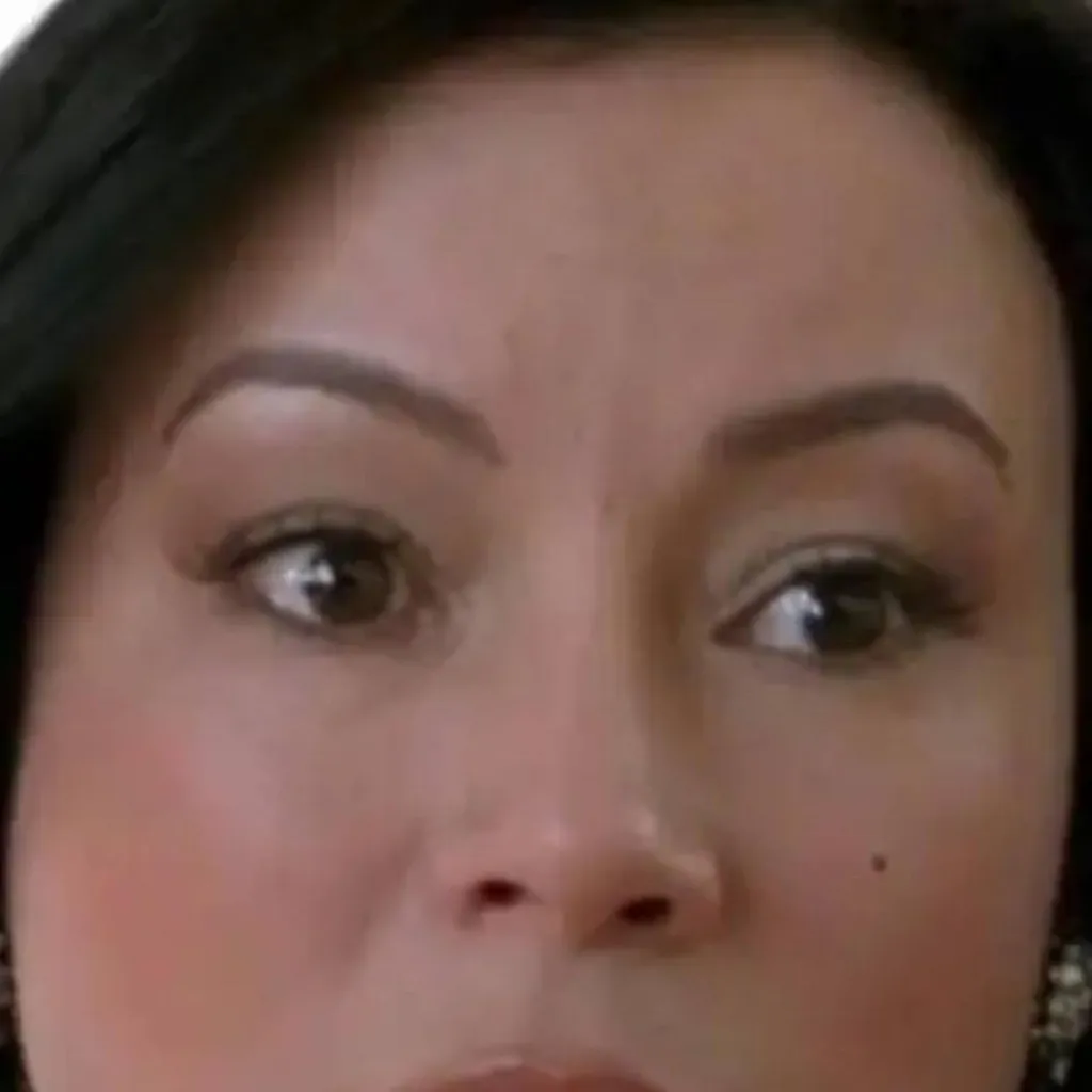 chat with ai character: Jennifer Tilly