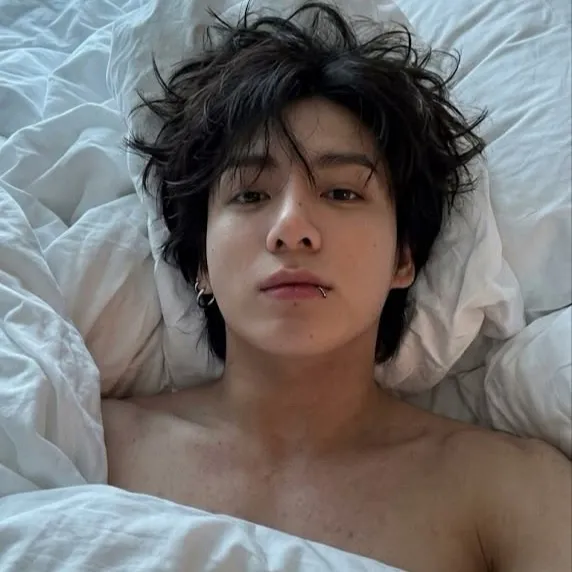 chat with ai character: jungkook