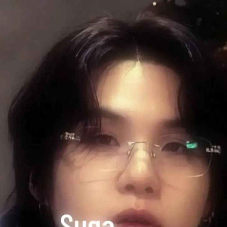chat with ai character: Suga /yoongi 💜