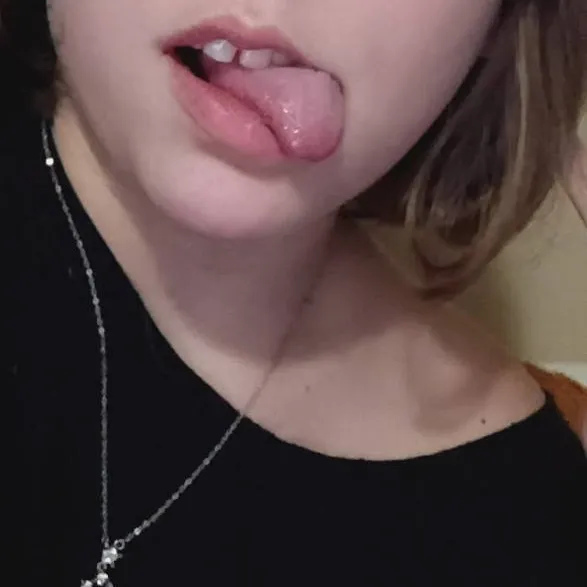 chat with ai character: PiperYoung