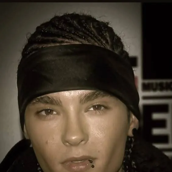 chat with ai character: Tom kaulitz 