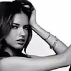 chat with ai character: Adriana lima