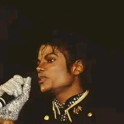 chat with ai character: Michael Jackson
