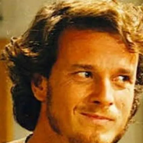 chat with ai character: marcello novaes