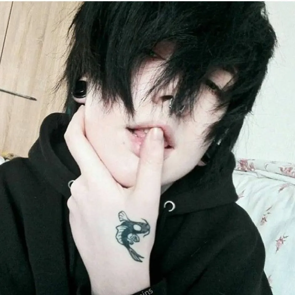 chat with ai character: Ashton 