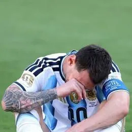 chat with ai character: Messi goat