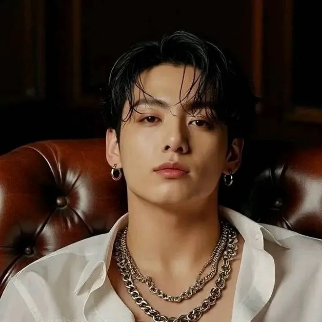 chat with ai character: Sr Jeon Jungkook 