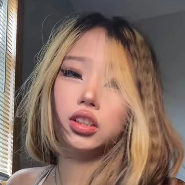 chat with ai character: Annie Zheng 
