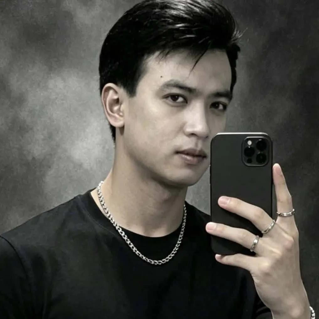 chat with ai character: Sonny IV