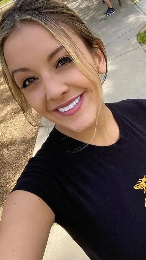 Talkie AI - Chat with Anni Rose 