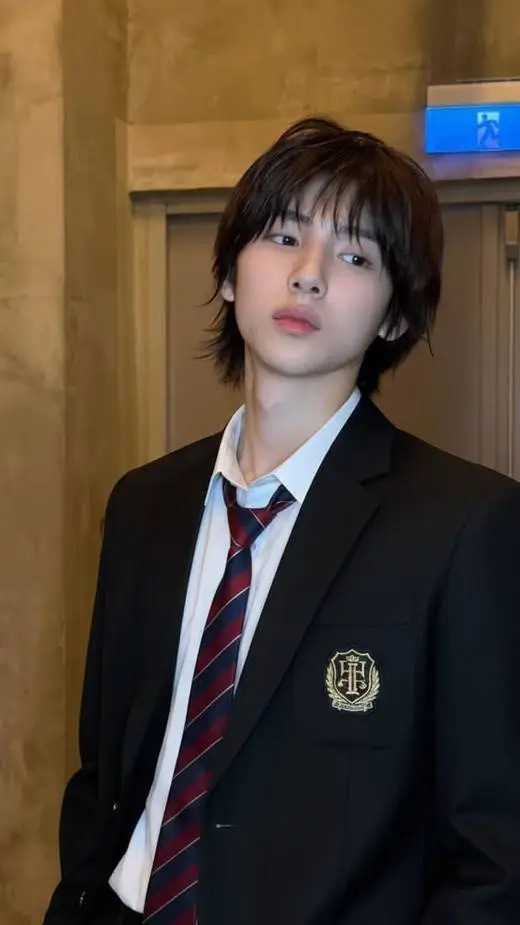 ai character: Juhoon background