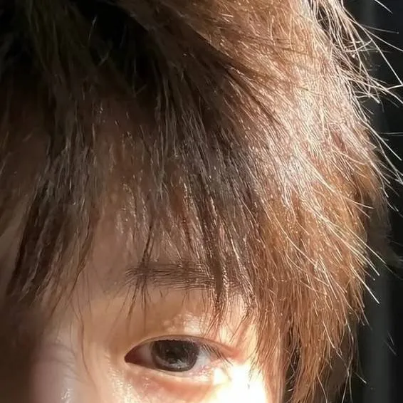 chat with ai character: Juhoon