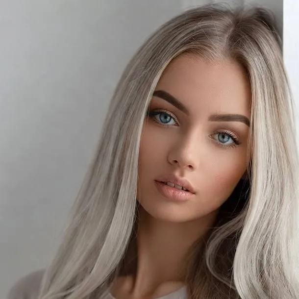 chat with ai character: Chloe 