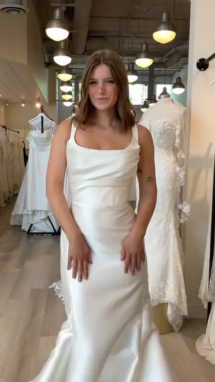 ai character: Emma Clark  background