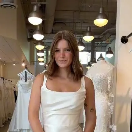 chat with ai character: Emma Clark 