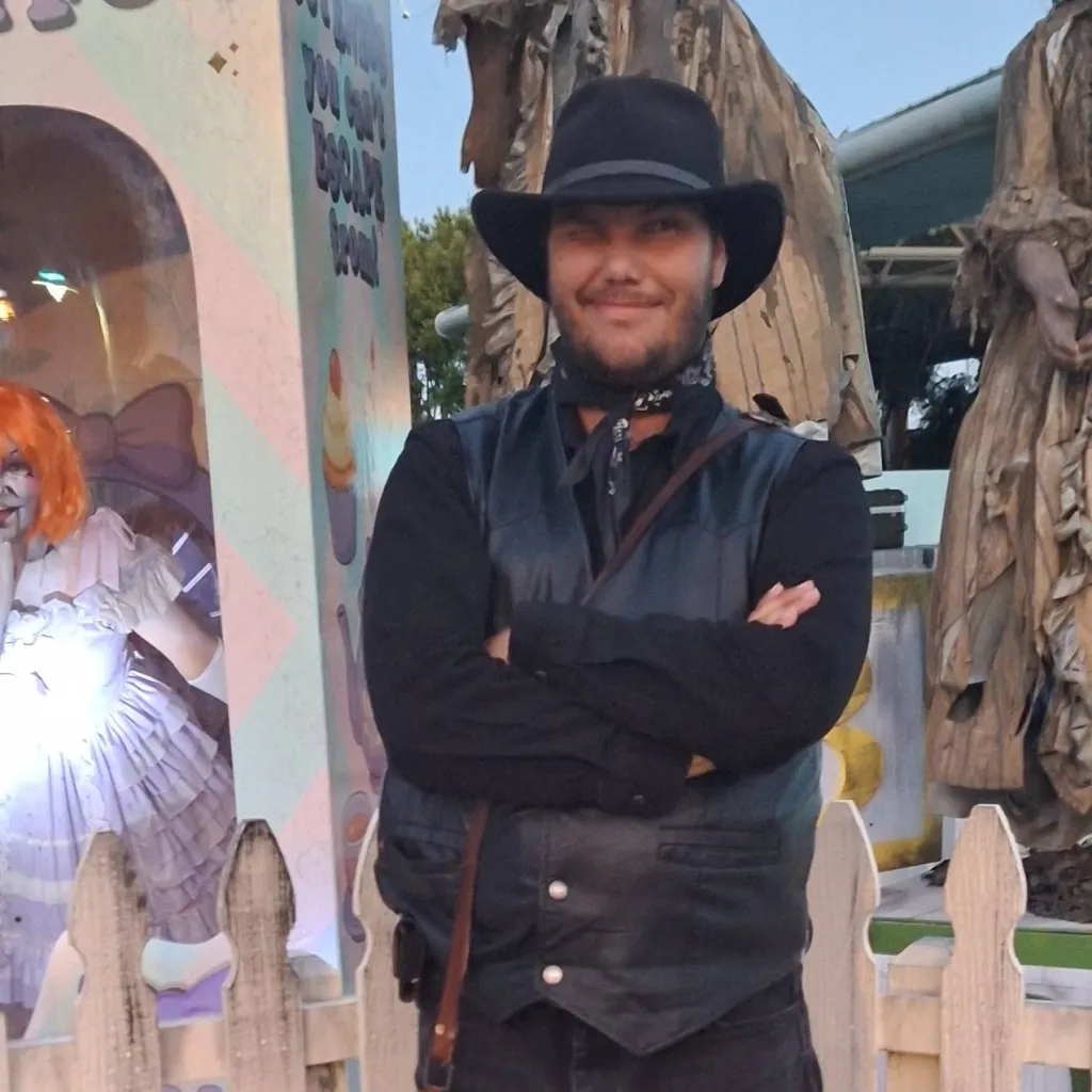 chat with ai character: Johnny Collins 