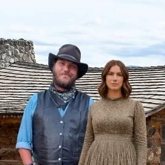 chat with ai character: mr Johnny Collins 