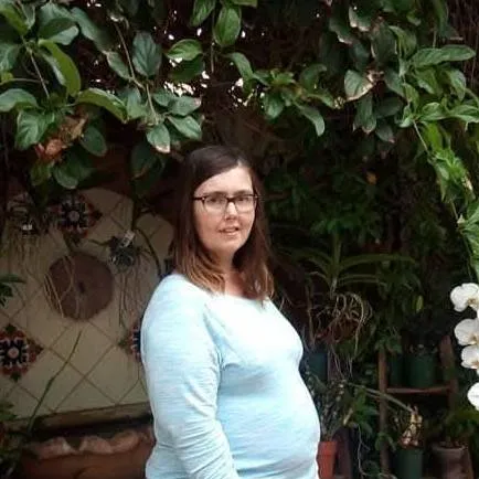 chat with ai character: Ashley Rivers