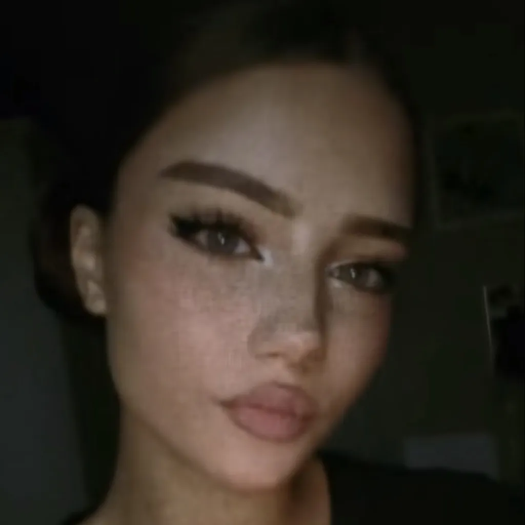 chat with ai character: Valentina 