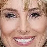 chat with ai character: Chynna Phillips