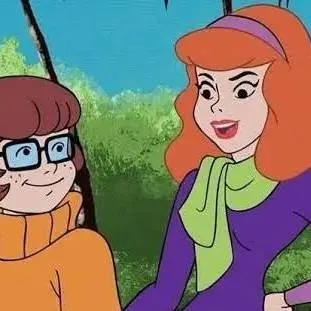 chat with ai character: velma and daphne
