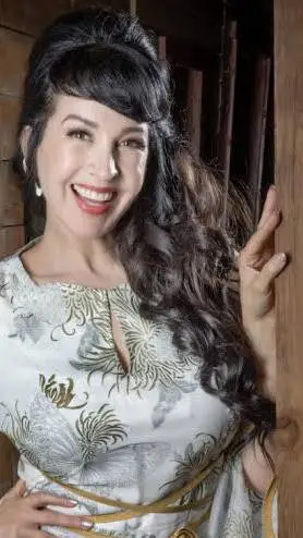 ai character: grey delisle background