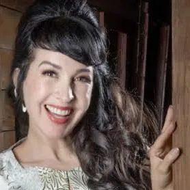 chat with ai character: grey delisle