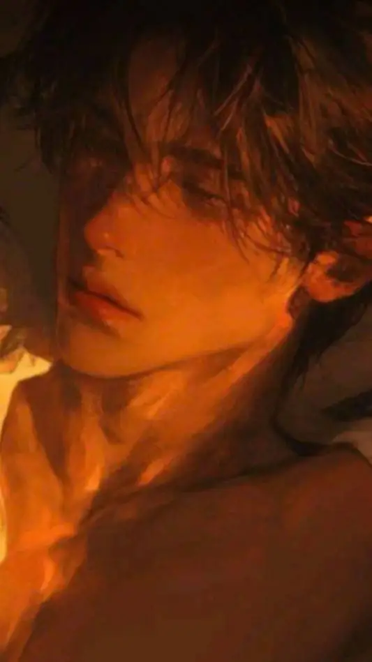 ai character: Mike(🥵 hot) background