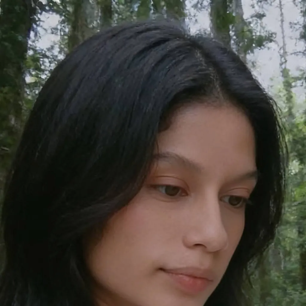 chat with ai character: Sakura Osmar