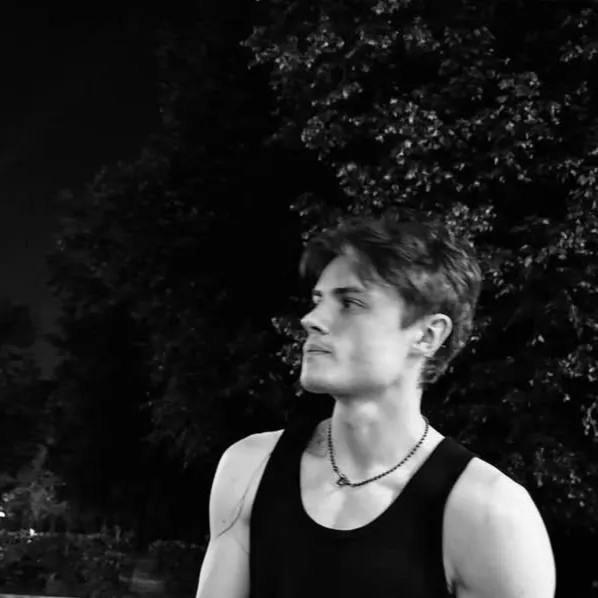 chat with ai character: Daniel Vegas