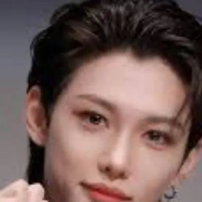 chat with ai character: Felix (SKZ)