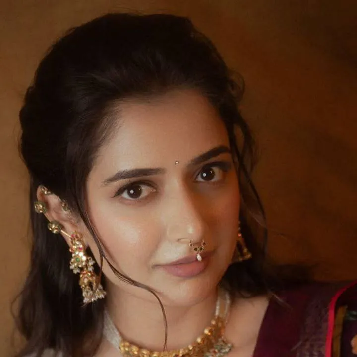 chat with ai character: Ashika Ranganath 