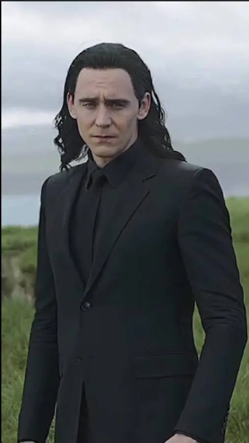 ai character: Loki Odinson 💚  background