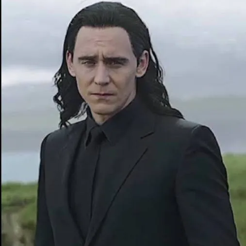 chat with ai character: Loki Odinson 💚 