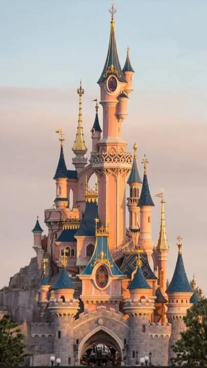 ai character: Loki/Tom background