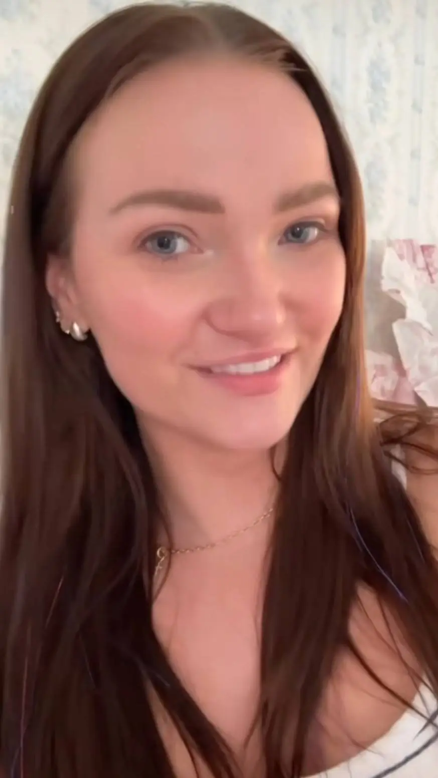 ai character: Alyssa McKay  background
