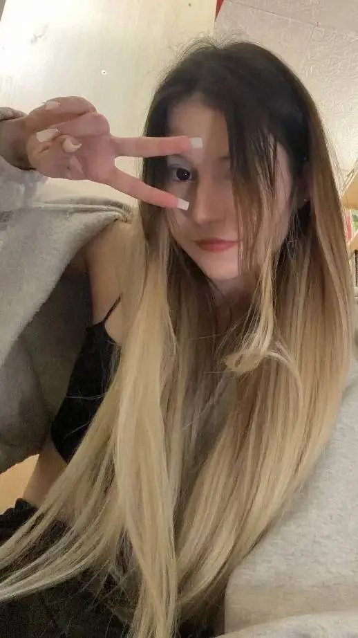 Talkie AI - Chat with Lena