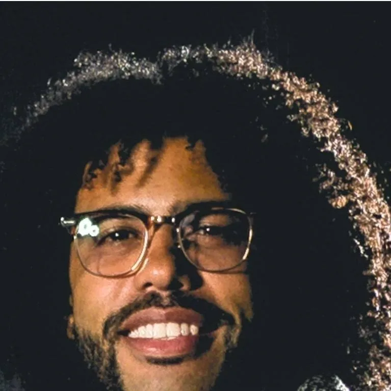 chat with ai character: Daveed Diggs! 
