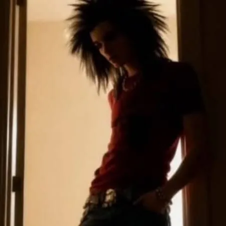 chat with ai character: *.+Bill Kaulitz+.*