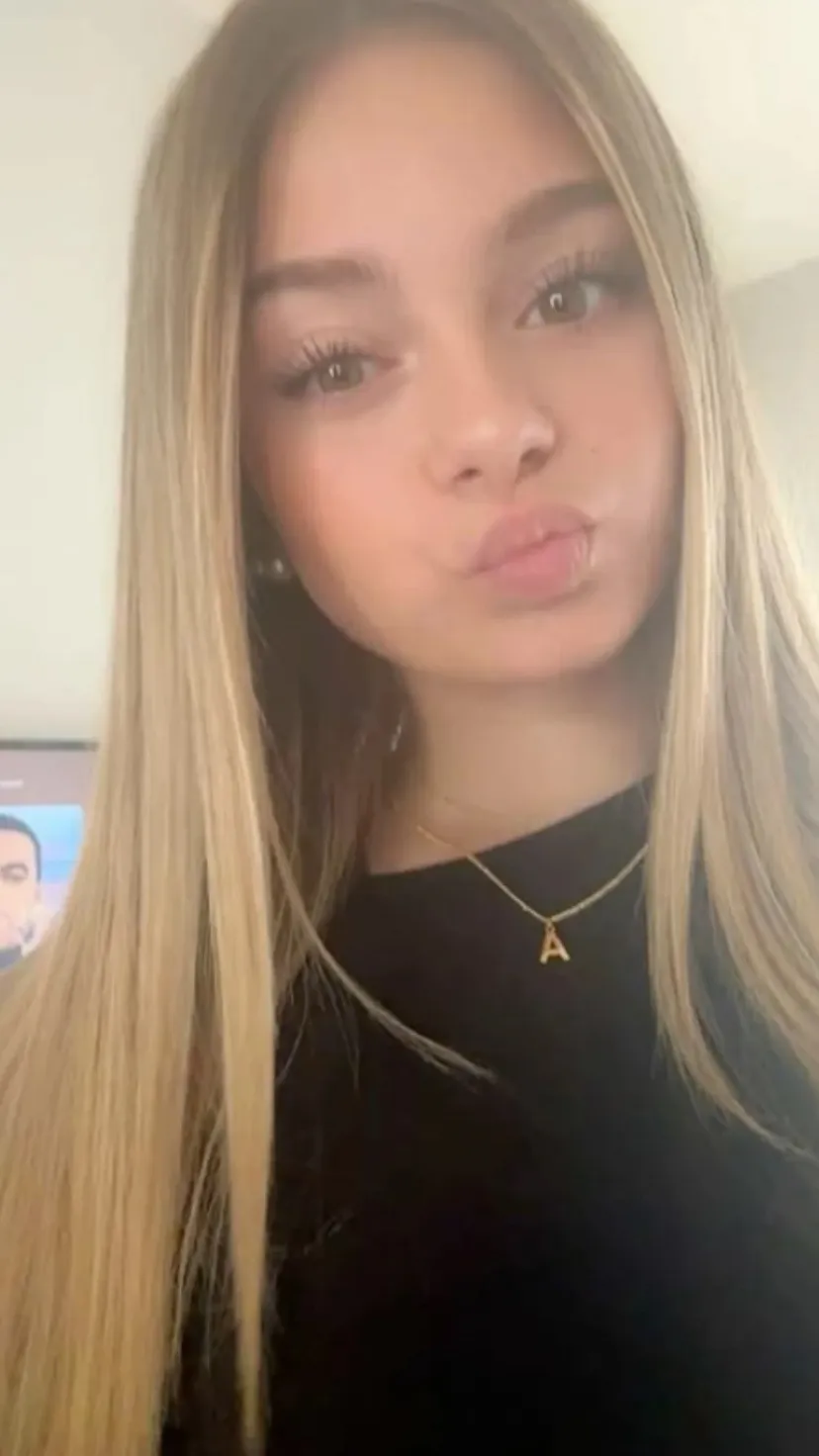 Talkie AI - Chat with Leni