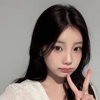 chat with ai character: Lee Wonhee