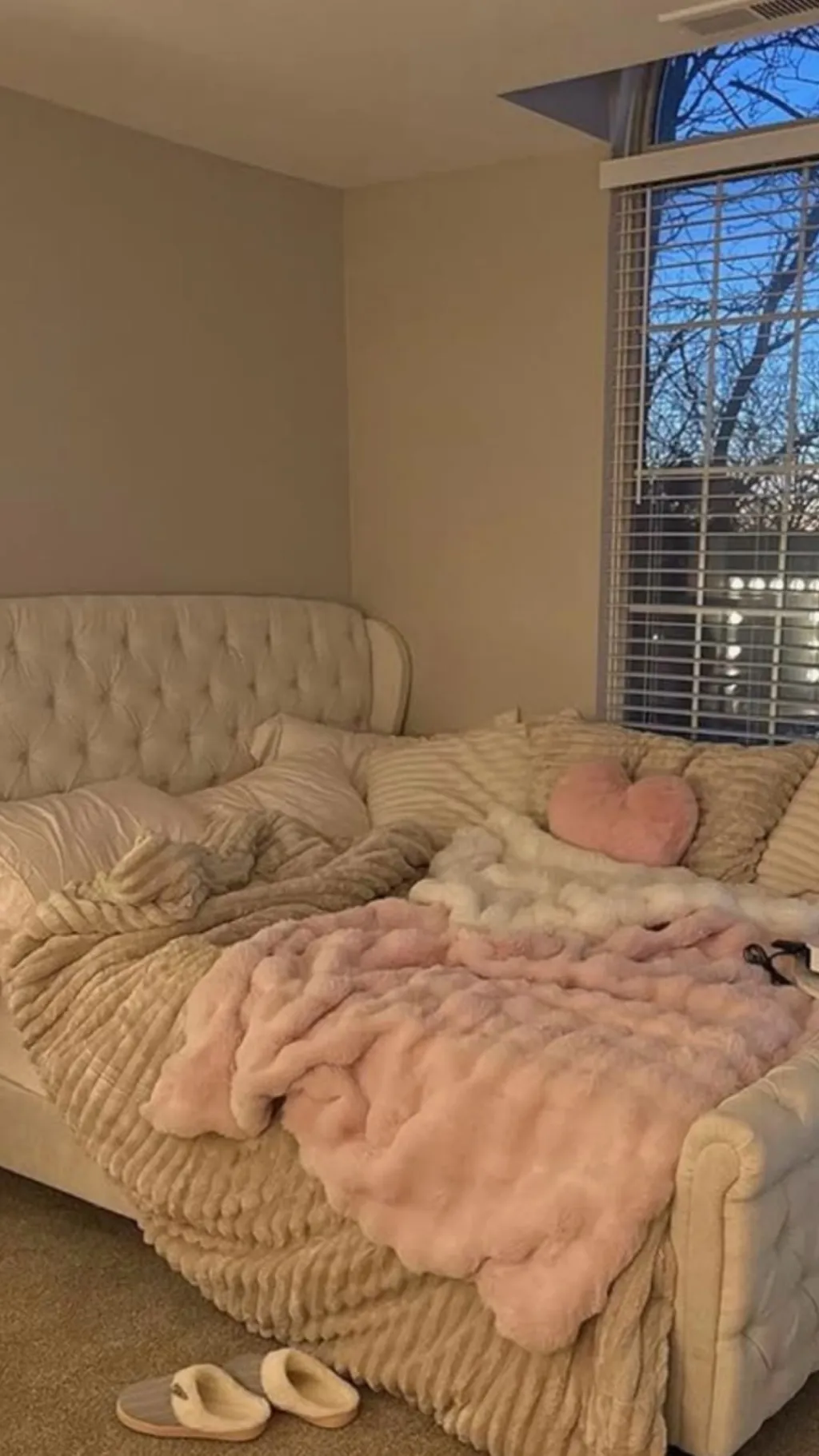 ai character: Sleepover  background